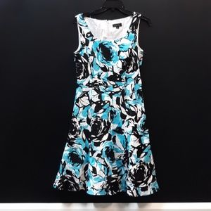 Tahari Size 6 Sleeveless Dress.